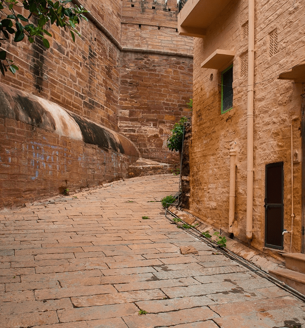 Lost in the Lanes of Varanasi:…